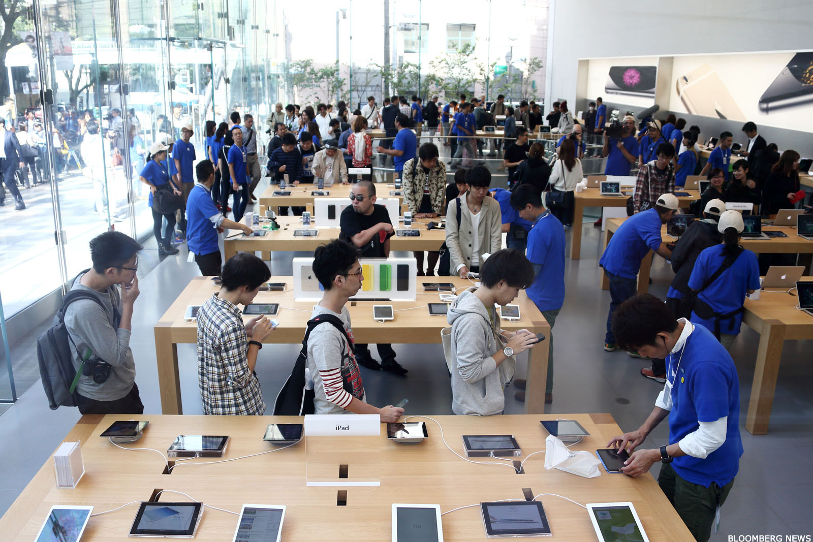 why work for apple retail
