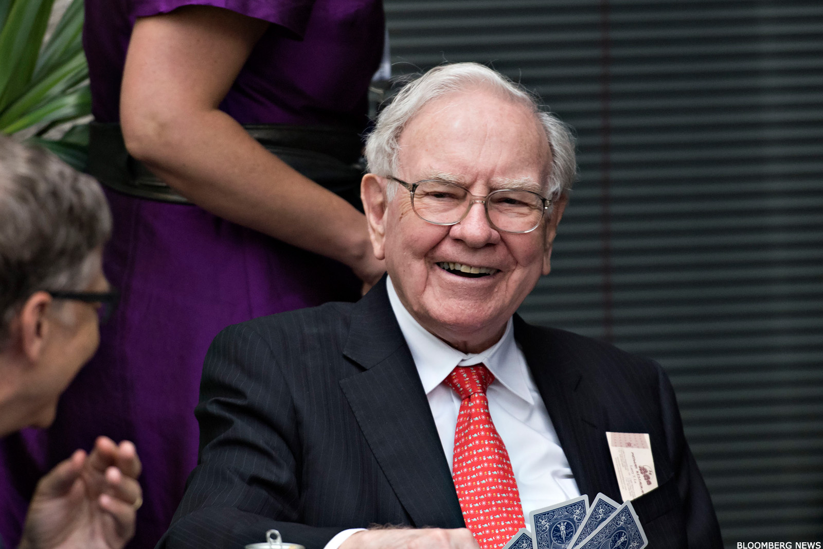 Take A Tour Of Warren Buffetts Office At Berkshire 