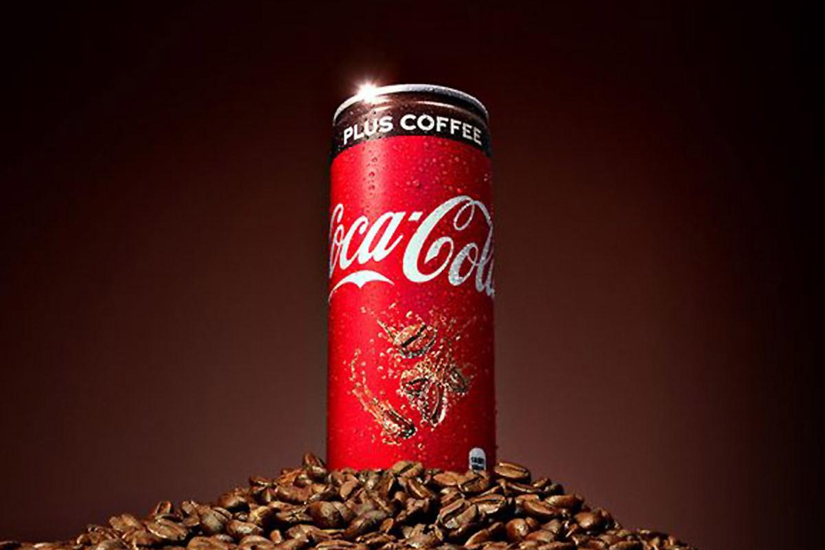 Кока кола кофеин. Кола. Кофе кола. Кока кола кофе. Кола с кофе газировка.