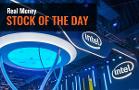 Intel Rises Amid Positive Vibes From Chip Peers
