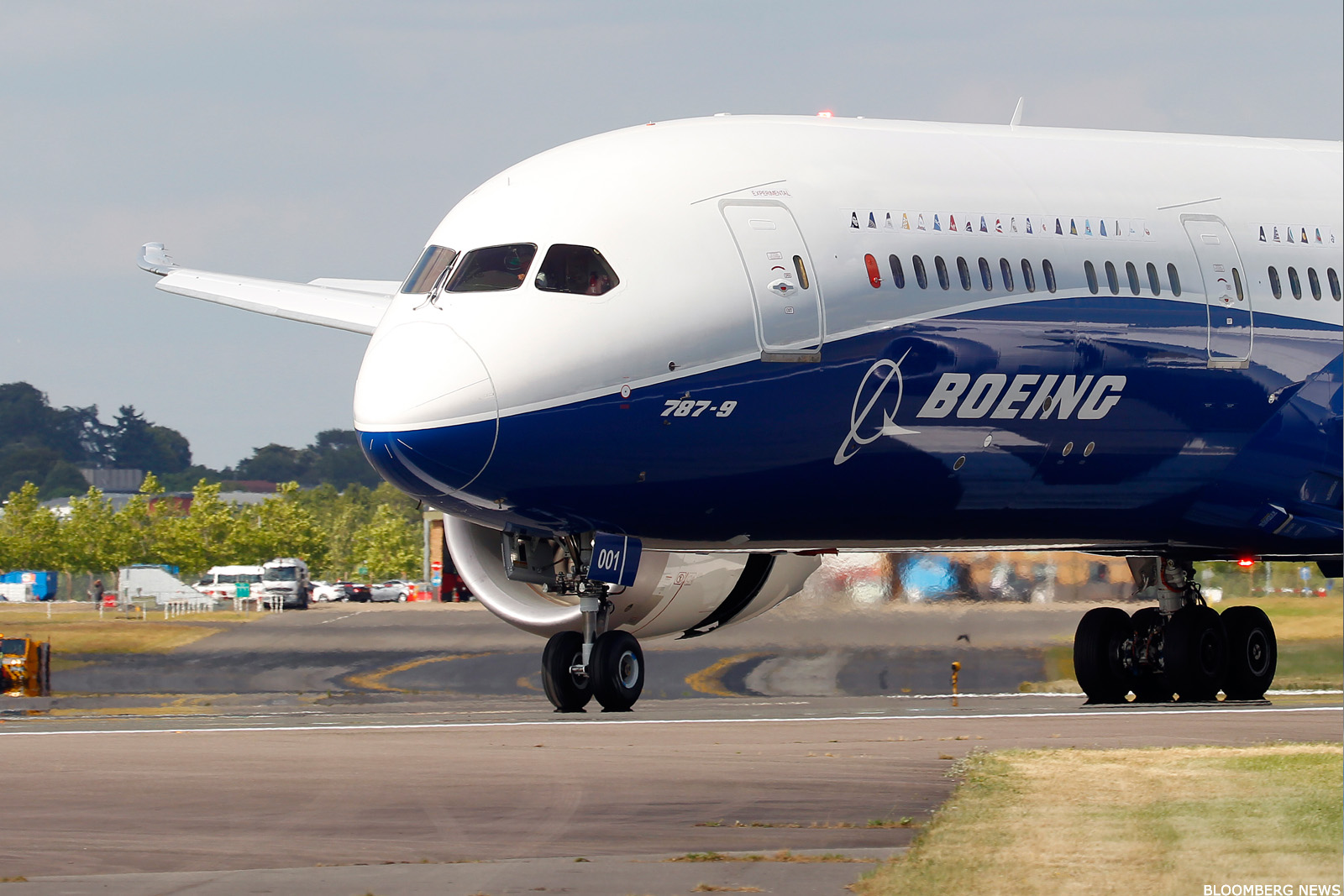 Boeing (BA) Stock Up, Credit Suisse: 777 Production Cuts Coming - TheStreet1600 x 1067