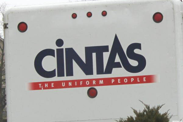 As Cintas Heads Into Earnings, Which Strategy Best Suits Investors?
